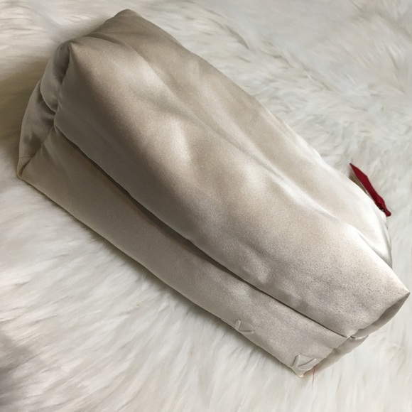 Clarins Paris | Lotions & Makeup Bag Set - Picture 5 of 12